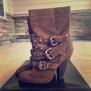 Steve Madden brown suede boots